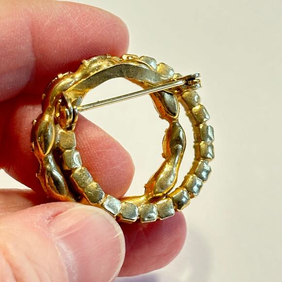 Red & pink rhinestone brooch double infinity wreath goldtone vintage mid century - Picture 5 of 7